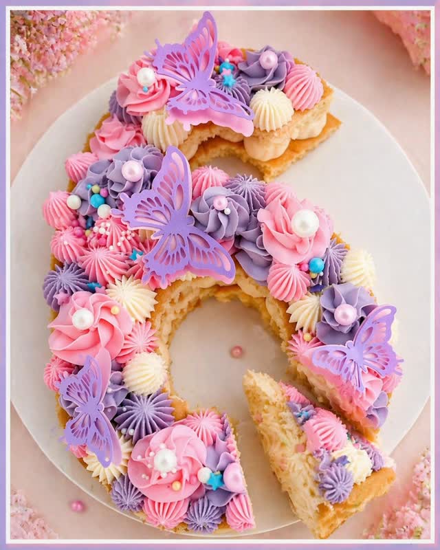 Gâteau fleuri artisanal